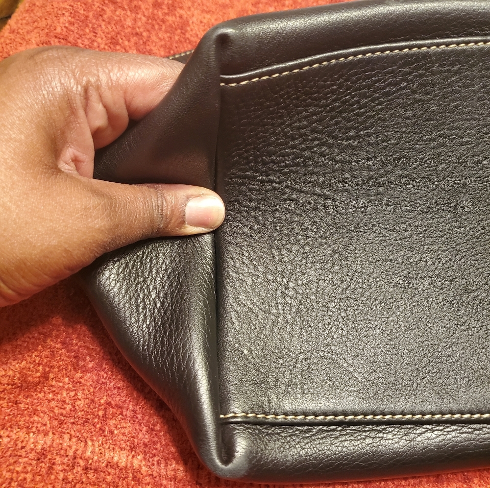 Dooney &Bourke|| Black leather bag - Picture 12 of 12
